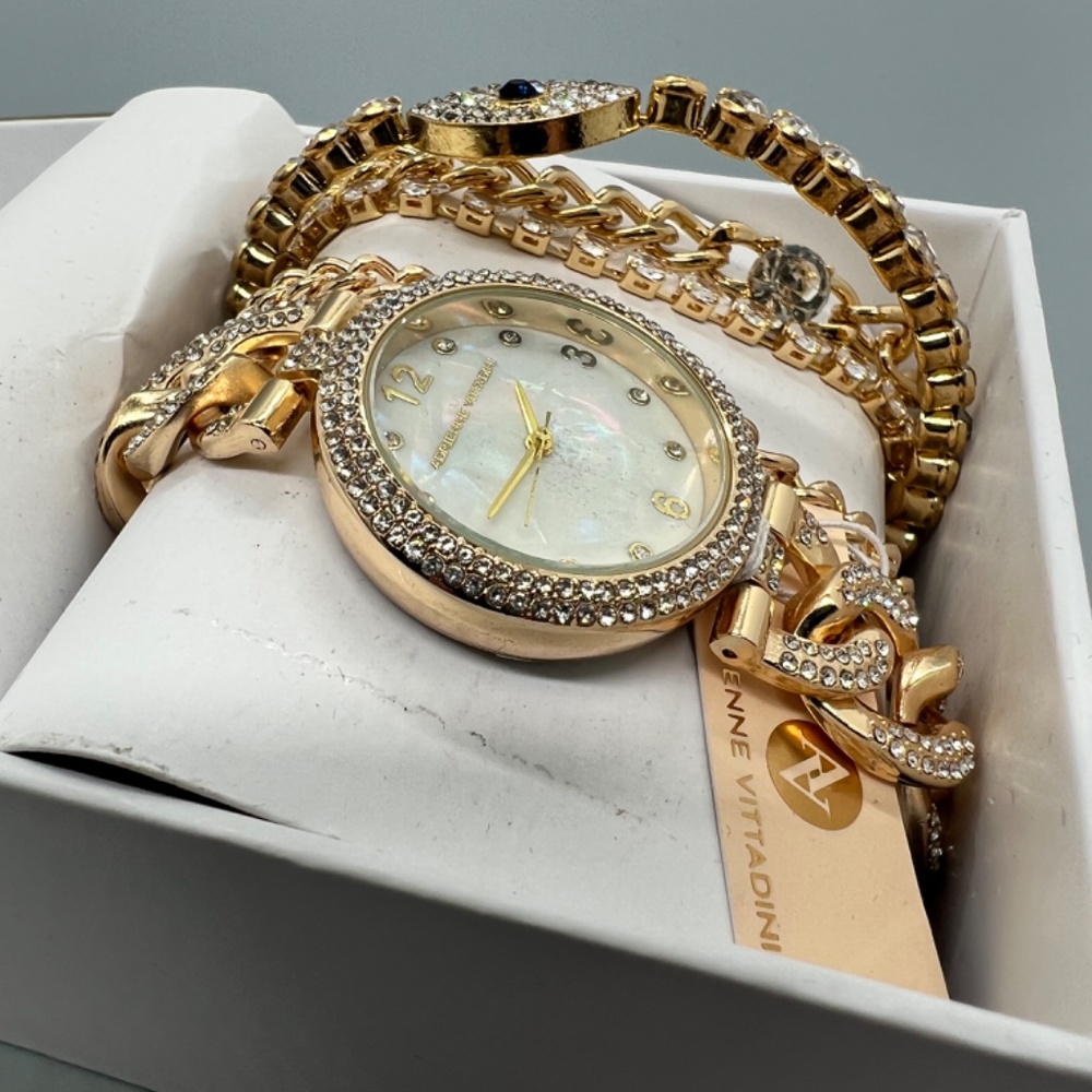Adrienne Vittadini Women's Watch & Bracelet Set - Picture 4 of 7